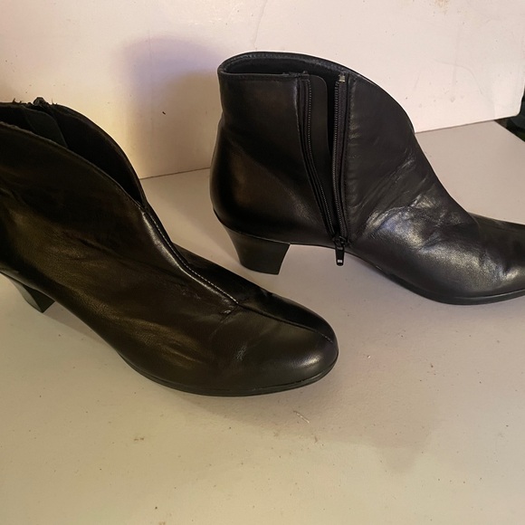 Munro ankle boots - Picture 3 of 9